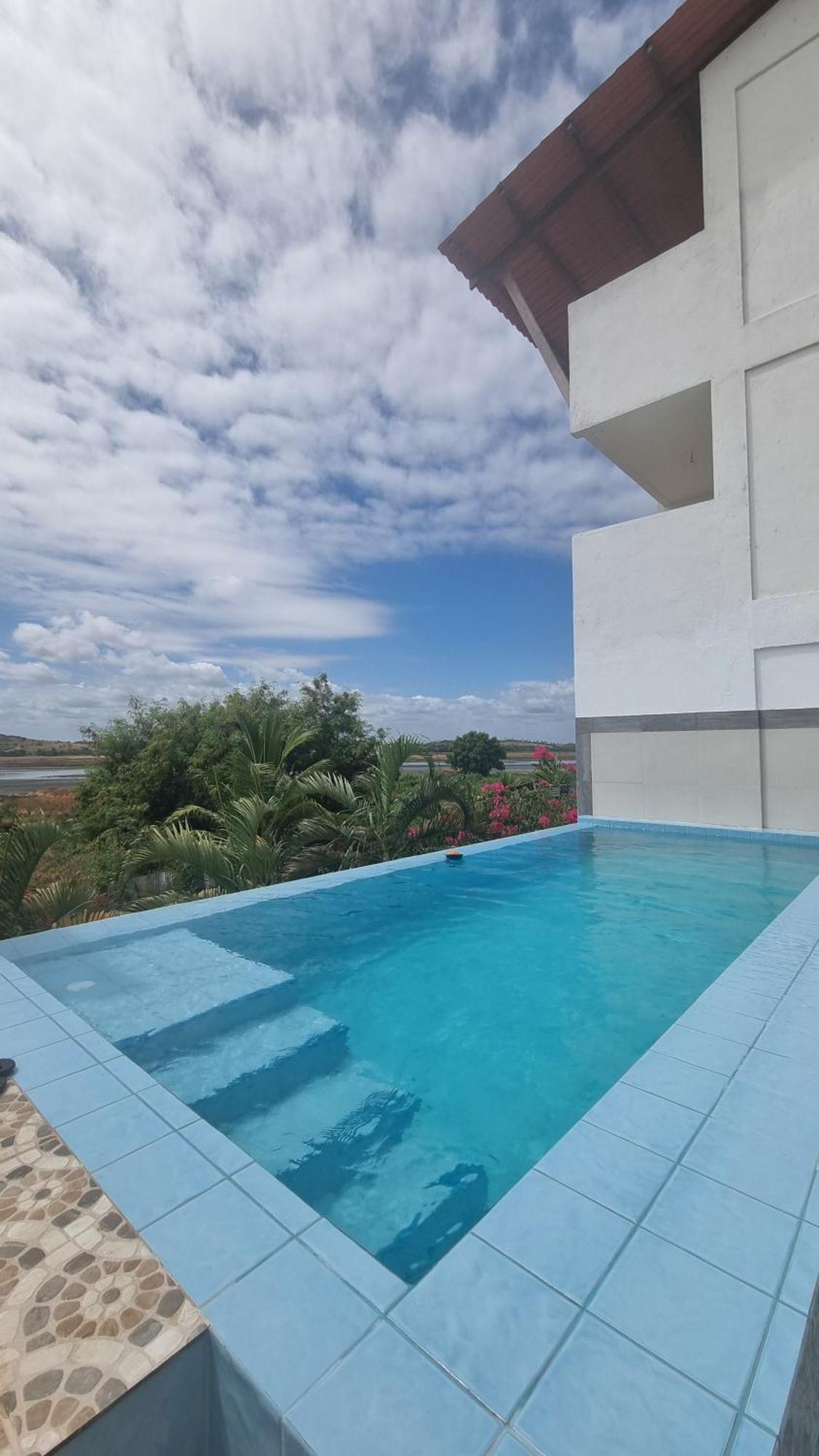 Отель Solar Teixeira Flats Порту-де-Галиньяш Экстерьер фото